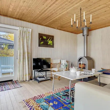 Stunning Home In Gilleleje With Wifi